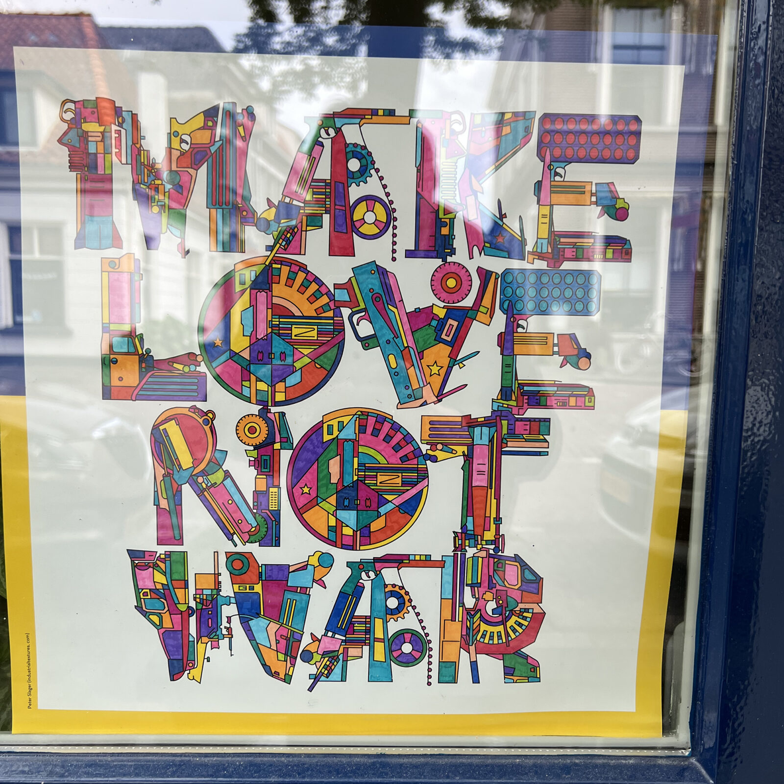 Make Love Not War kleurplaat | Industrial Textures